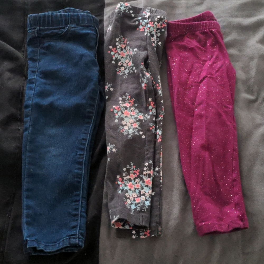 Three pairs of 3t leggings/leggings